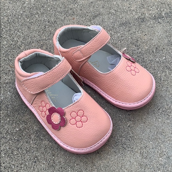 Baby Infant Toddler Velcro Pink Flower Flats Shoes - Picture 2 of 4
